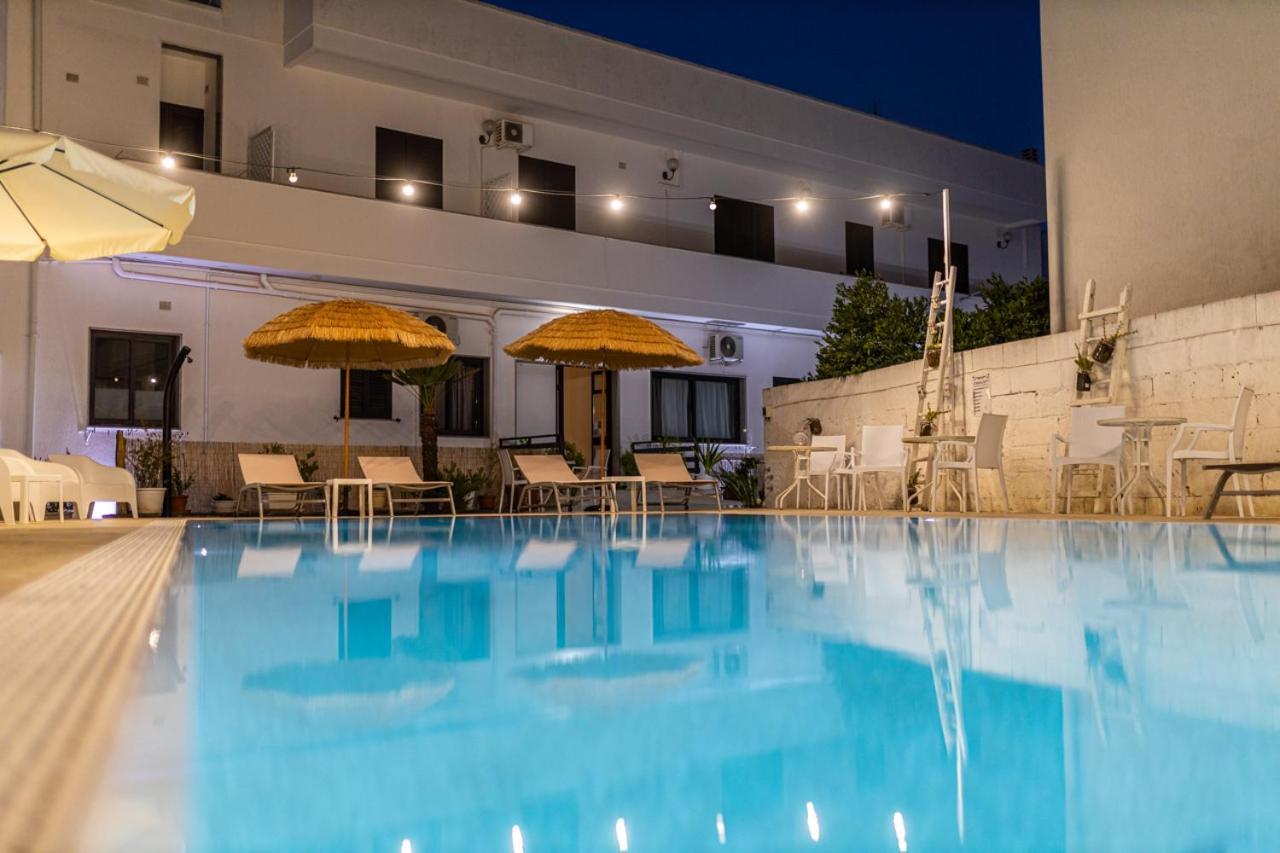 La Gemma Del Salento Rooms&Apartments Racale Exterior foto