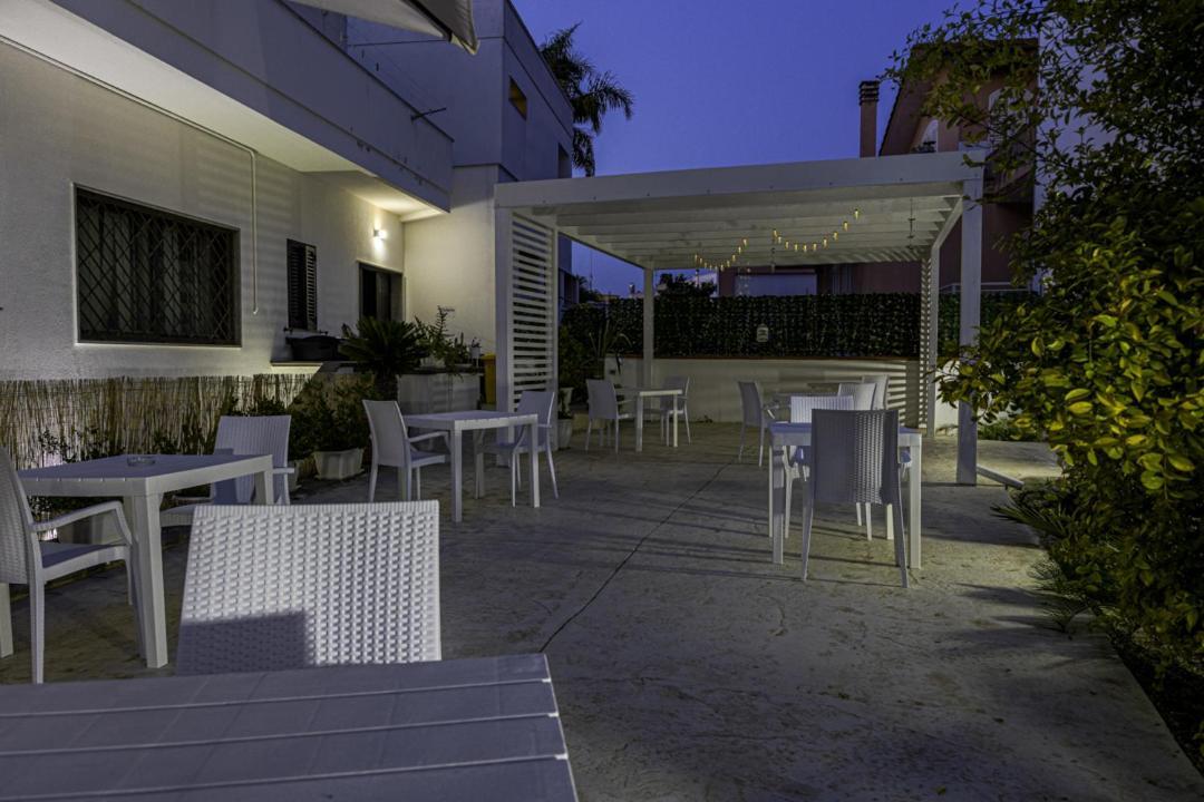 La Gemma Del Salento Rooms&Apartments Racale Exterior foto